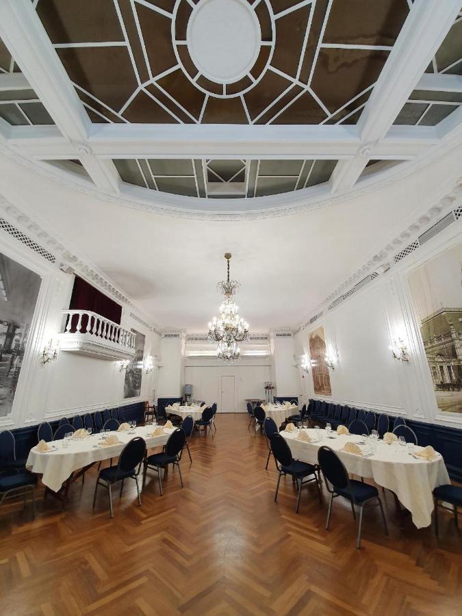 Le Grand Hotel Valenciennes Zewnętrze zdjęcie