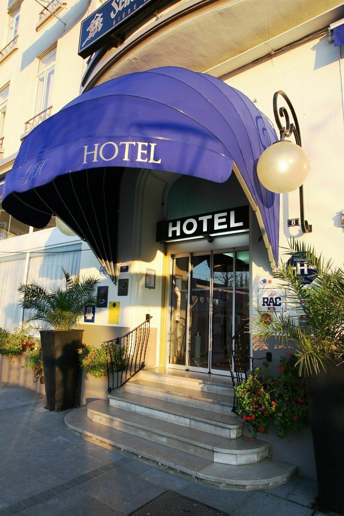 Le Grand Hotel Valenciennes Zewnętrze zdjęcie