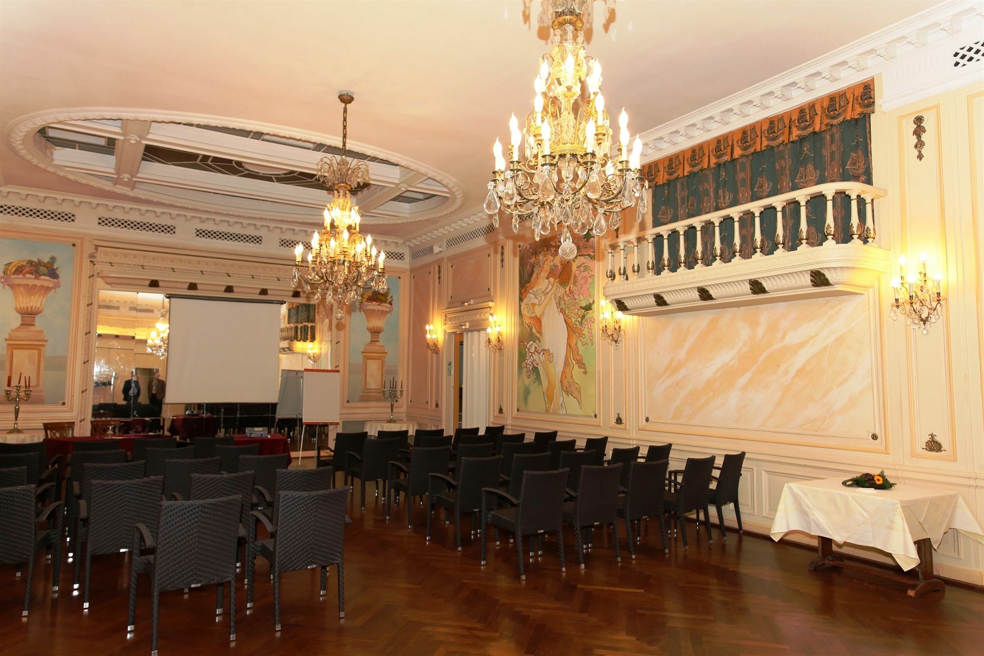 Le Grand Hotel Valenciennes Zewnętrze zdjęcie